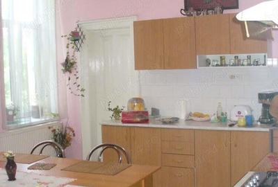 Apartament la casa zona centrala - 1