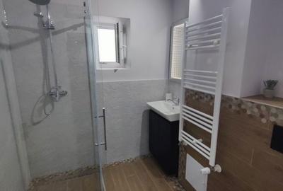 Apartament cu 2 camere decomandat în Calea București - 2