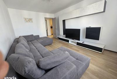 Apartament cu 3 camere decomandat în Astra