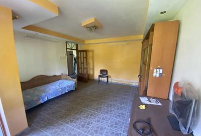 Apartament cu 3 camere decomandat în Filiași - 3