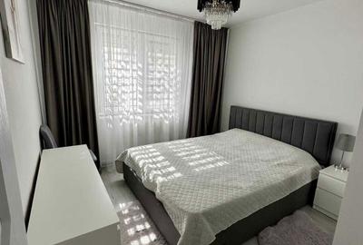 Apartament cu 3 camere semidecomandat în Titan - 1