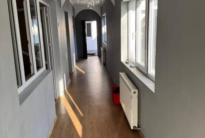 Casă cu 7 camere cu Teren 490 Mp în Central - 9