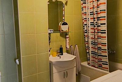 Floresti , Florilor 3 camere - 3