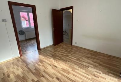 Casă individuală cu 2 camere cu Canalizare în P-ța Alba Iulia - 1