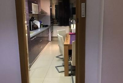 Apartament cu 3 camere decomandat, mobilat în Tomis Nord