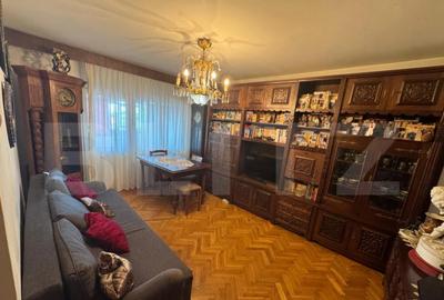 Apartament Ultracentral 3 camere decomandate ,82mp,zona Patr