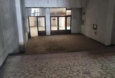 Spațiu comercial, de 400 mp, în Central - 6