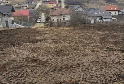 Teren de 551 mp, în Aroneanu - 4