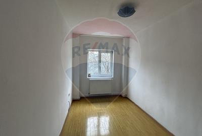 Apartament cu 3 camere în Central - 5