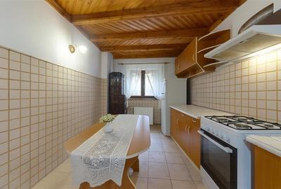 Tur LIVE!Casa cu arhitectura traditionala, curte spatioasa,foisor,Rucar. Bran - 15