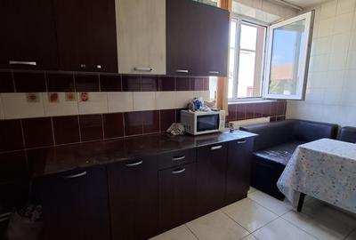 Garsonieră decomandată în Uverturii - 2
