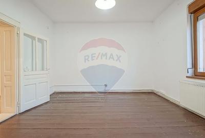 COMISION 0 Casa cu potential excelent, teren 446 mp, Strada Fanionului - 15