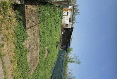 Casă cu Teren 1996 Mp în Giulvăz - 2