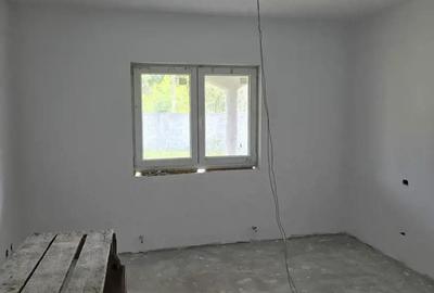 Casă cu 6 camere în Central