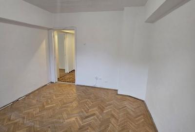 Apartament cu 4 camere decomandat în 13 Septembrie - 1