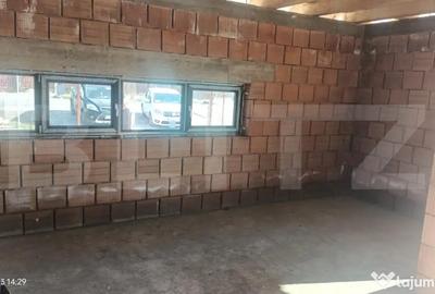 Casă cu 4 camere cu Teren 600 Mp în Dumbrăvioara - 10