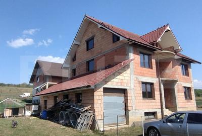 Casa la rosu,200mp,2 nivele,500 mp teren imprejmuit,zona Sig - 2