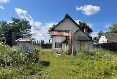 Casa cu parau in spatele curtii in Prejmer, ideala pentru in - 3
