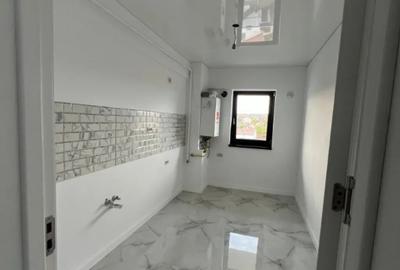 Apartament cu 7 camere decomandat în Nicolina - 3