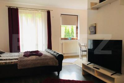 Garsoniera cu gradina intr-o zona pitoreasca din cartierul S - 2