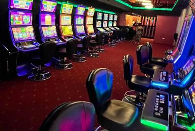 Se ofera spre inchiriere spa?iu comercial de peste 200 mp, situat intr-un complex studen?esc cu tra - 5