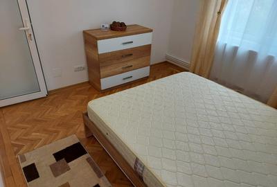 Inchiriez apartament decomandat 2 camere etaj 2 din 4, Piata Centrala - 4