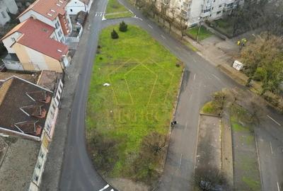 Teren cu vizibilitate excep?ionala, 3 fronturi stradale | Zona Lunei - 1