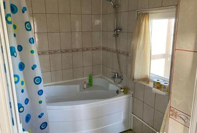 Casă cu 5 camere cu Teren 1250 Mp în Ciupercenii Noi