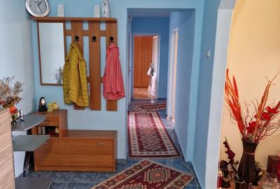 Apartament cu 4 camere decomandat în Vlădeni - 9