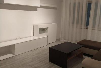 Apartament cu 2 camere decomandat în Titan
