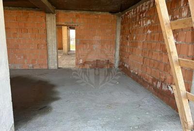 Casă cu 6 camere cu Teren 1600 Mp în Târgșoru Vechi - 6