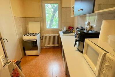 Apartament cu 3 camere semidecomandat în Podu Roș - 2