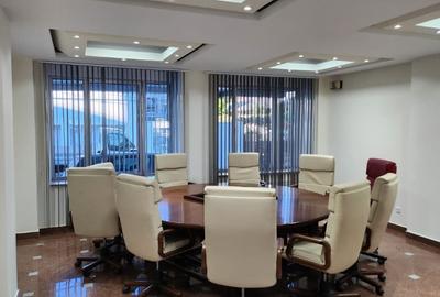 Birou, de 1,250 mp, în Dămăroaia - 2