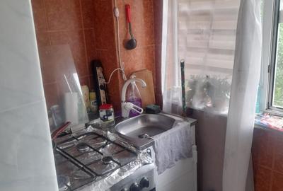 Apartament cu 2 camere decomandat în Sărari - 1