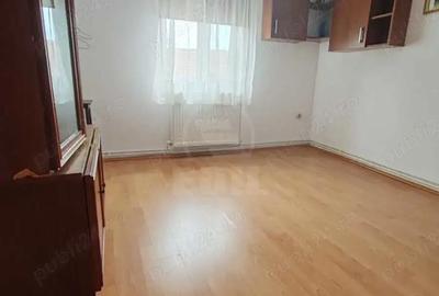 Casă cu 4 camere cu Teren 100 Mp în Central