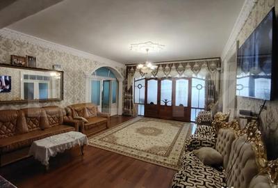 Casă cu 8 camere cu Teren 2235 Mp în Central - 7
