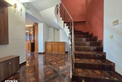 Apartament cu 3 camere în Centrul Civic