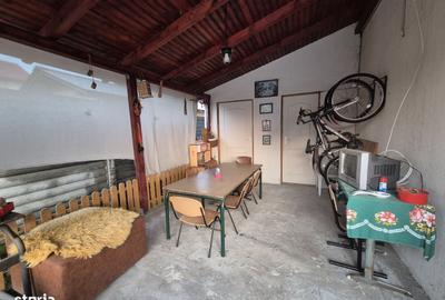 Casă cu 4 camere în Valea Călugărească