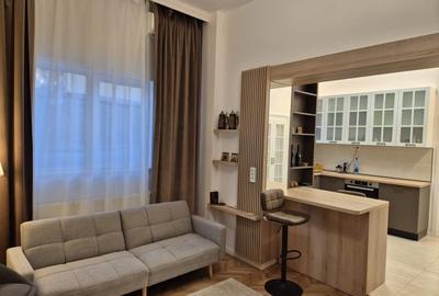 Apartament cu 2 camere semidecomandat în Victoriei