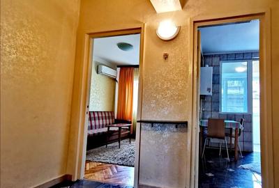 Apartament cu 2 camere decomandat în Piața Unirii
