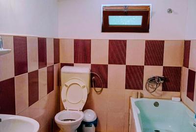 Duplex cu 5 camere cu Canalizare în Cunești - 3