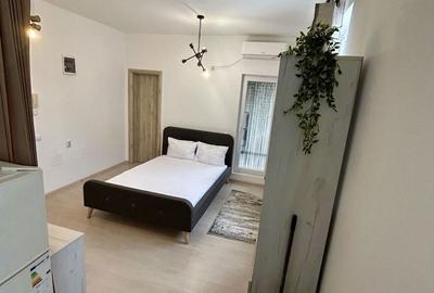 Garsonieră în Roșu