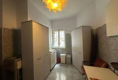Vanzare - 3 camere  Str. Pasului - colt cu Armeneasca - 27