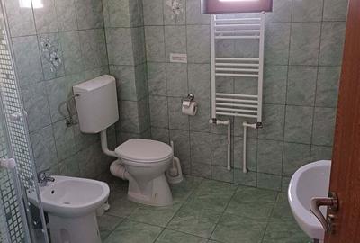 Spațiu comercial, de 177 mp, în Central - 3