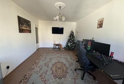 Apartament cu 3 camere decomandat în Piața Centrală - 4