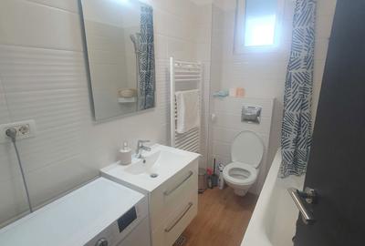 Apartament cu 3 camere semidecomandat în Central - 1