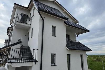Apartament cu 2 camere decomandat în Central - 2