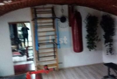 Casă cu 9 camere cu Canalizare în Centru Civic - 14