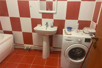 Garsoniera de , zona Spitalul Judetean Focsani , 28 mp , de - 2
