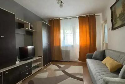 Garsonieră decomandată în Lipovei